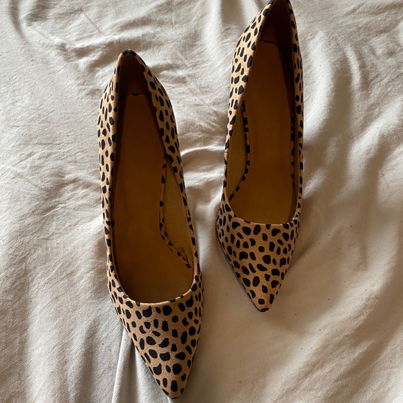 Cheetah pumps - Picture 2 of 3